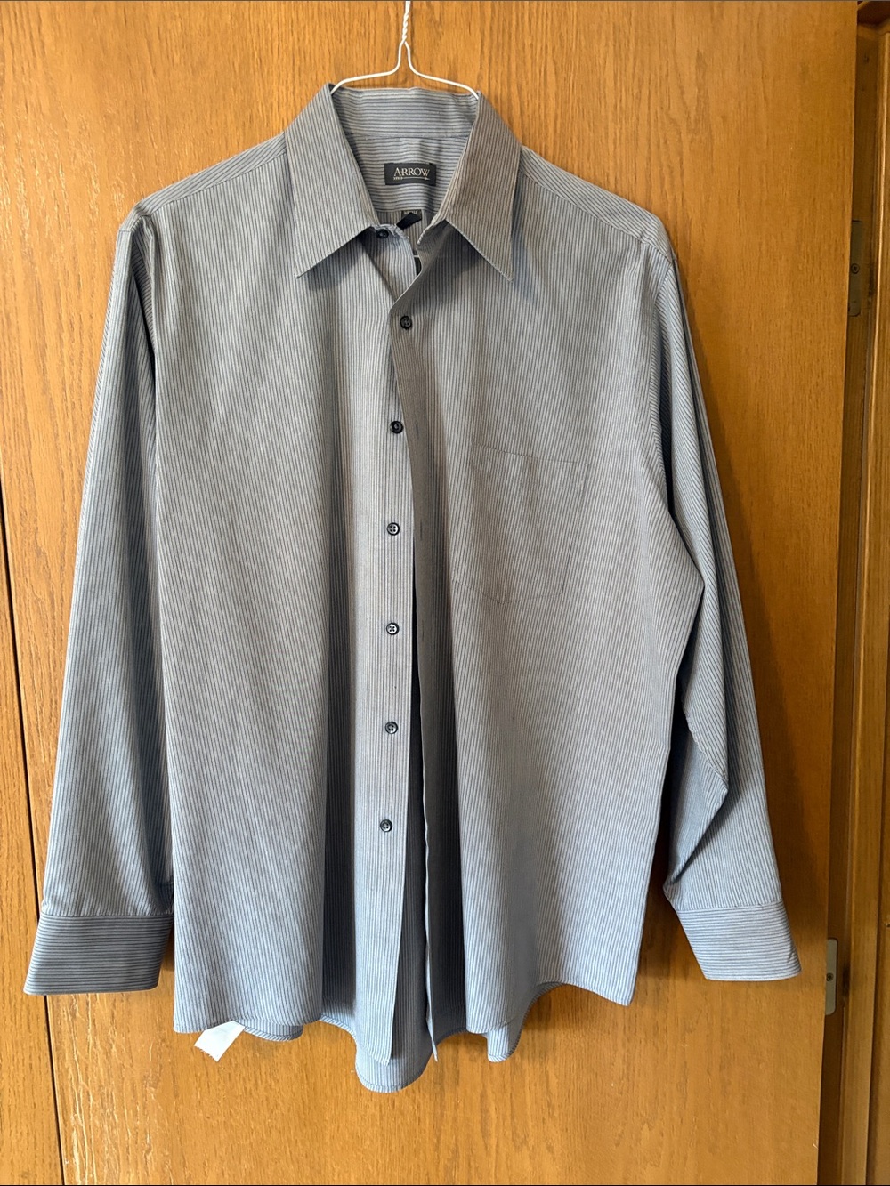 Arrow Men's Long-Sleeve Button-Up Shirt in Gray Pinstripe